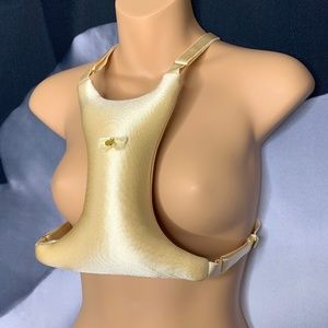 NWOT Chest Wrinkle Prevention Pillow